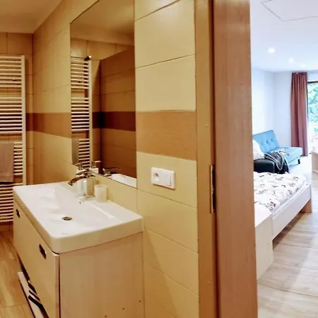 Dva Duby 山林小屋 Nana